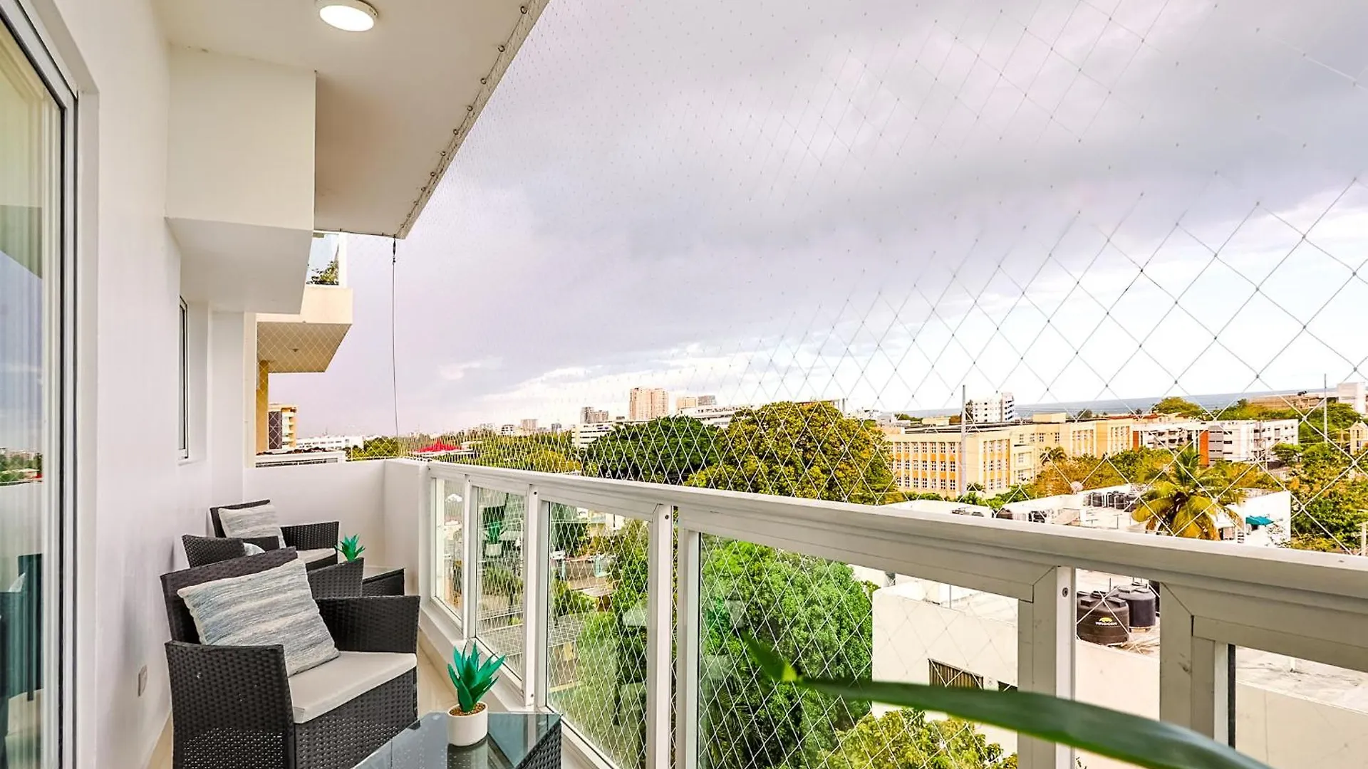 Διαμέρισμα Cozy City Center 2Bd Condo, Σάντο Ντομίγκο
